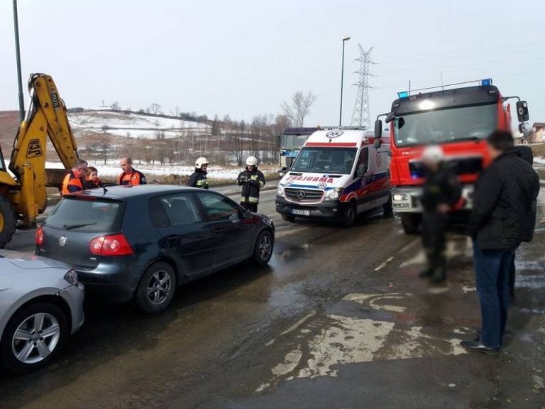 Nowy Sącz: trzy auta rozbite na ul. Węgierskiej