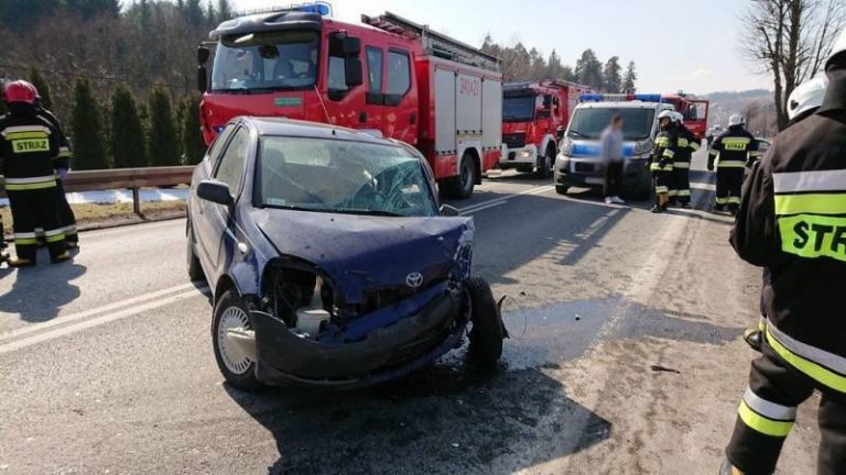 Paszyn: wypadek. Trzy osoby dorosłe i dziecko w szpitalu