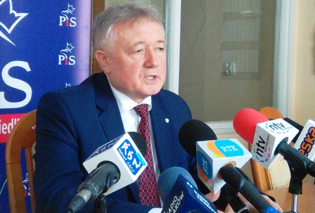 Premier odchudza rząd. Czy Wiesław Janczyk przetrwa jako wiceminister?