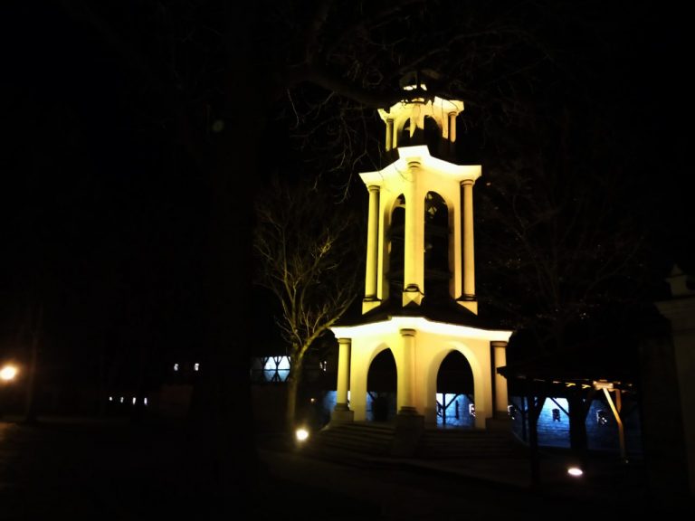Nowy Sącz: dzwonnica na Placu Kolegiackim będzie wyburzona. A na plac będzie jeździć winda