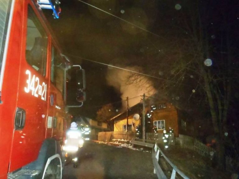 Sucha Dolina: 34 strażaków walczyło z pożarem