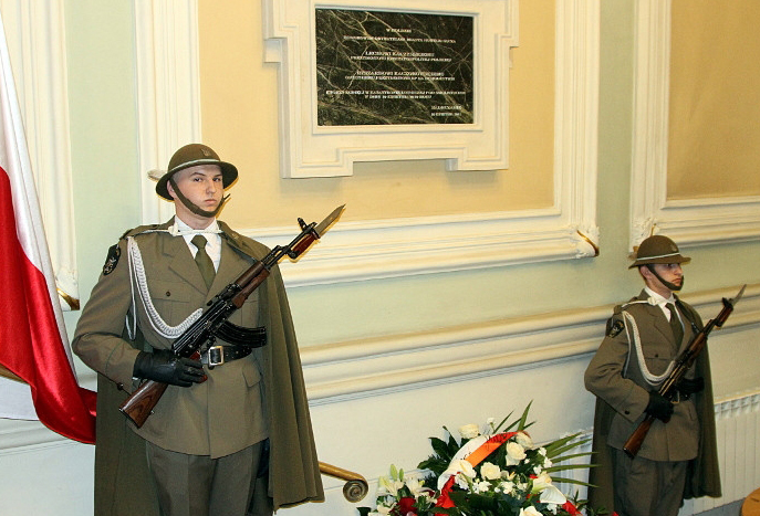 Nowy Sącz: uroczystości rocznicowe zbrodni katyńskiej oraz katastrofy lotniczej pod Smoleńskiem. Zawyją syreny
