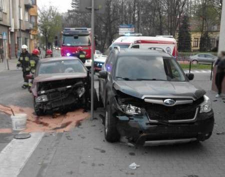 Nowy Sącz, Jagiellońska: wypadek. Dwie osoby w szpitalu