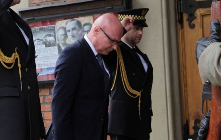 Nowy Sącz: przez jedną minutę milczało całe miasto. Dźwięk syreny przypomniał tamten dzień…