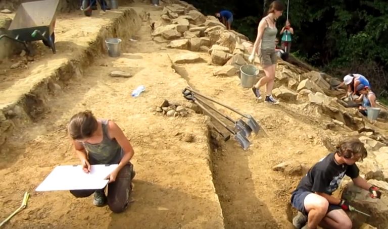 Nagrodzono archeologiczne odkrycia na Górze Zyndrama w Maszkowicach