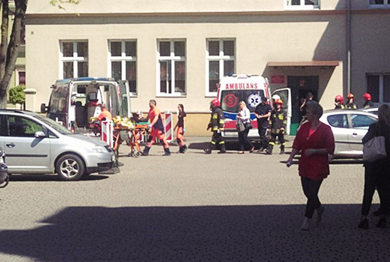 Nowy Sącz: zbiorowe zasłabnięcie w szkole. Strażacy PSP ponownie sprawdzą placówkę w poniedziałek