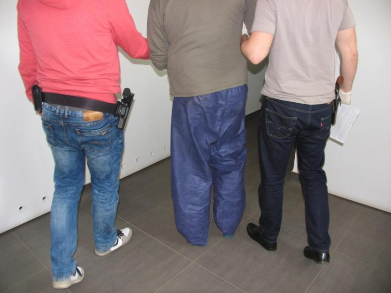 Nowy Sącz: kilknaście razy dźgnął nożem swoich kolegów. Lekarze ratowali życia mężczyzn