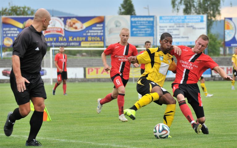 IV liga. Barciczanka wciąż goni liderującą Sandecję