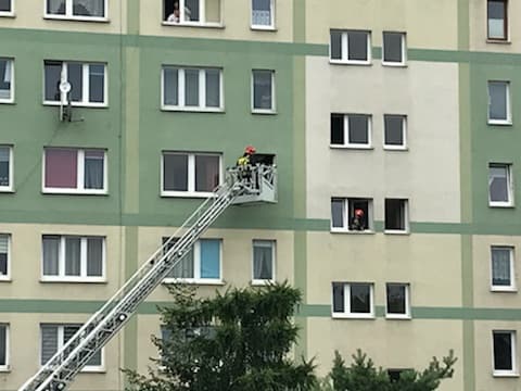 Nowy Sącz: Ratowali życie przez okno