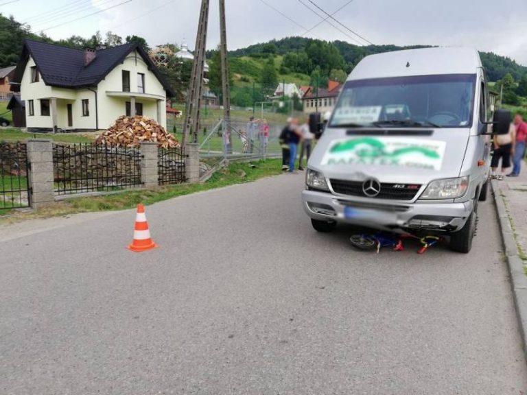 Żegiestów: bus potrącił dziecko