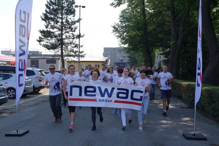 Pracownicy Newagu wbiegną w tym samym czasie na wszystkie szczyty Polski [FILM]
