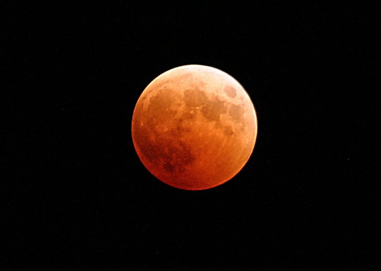 NASA monitoruje zaćmienie księżyca (TRANSMISJA NA ŻYWO)
