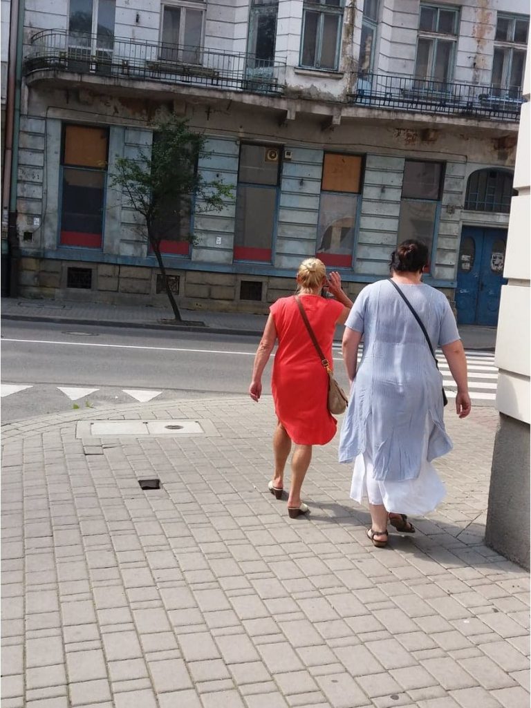 Nowy Sącz: uwaga! zapada się bruk [zdjęcia]