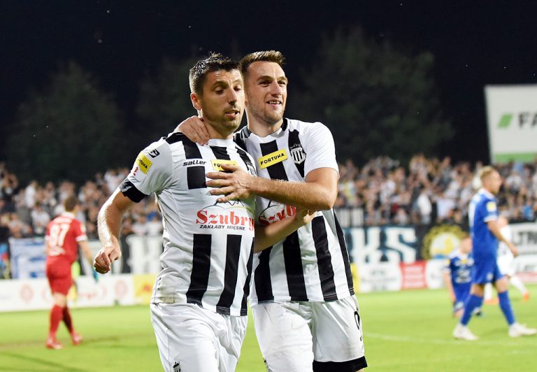Zwycięstwo w kolorowym meczu Sandecji. Pozycja wicelidera utrzymana.