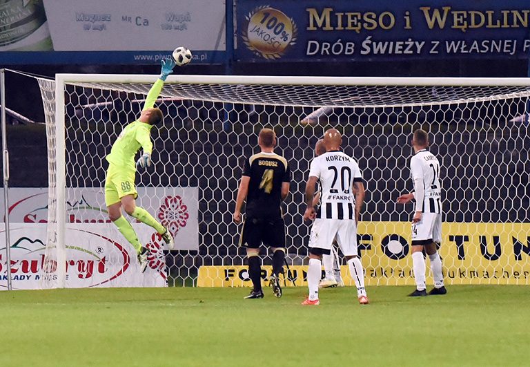 Szczęśliwy remis Sandecji. Kazimierz Moskal zabrał jeden punkt.