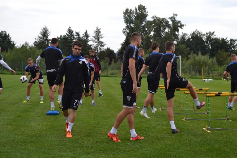 Sandecja szykuje się na bój z niedawnym zespołem ekstraklasy. Powrót kapitana