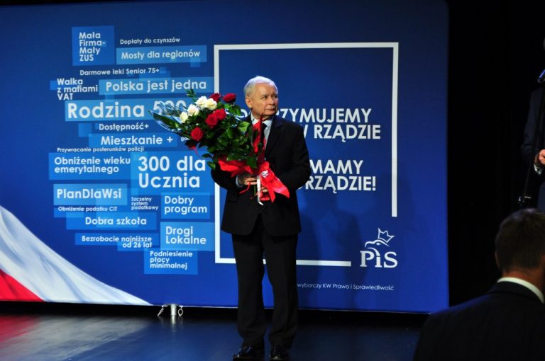 Polityczny szach-mat prezesa Kaczyńskiego. Sześć osób zawieszonych w prawach członków partii