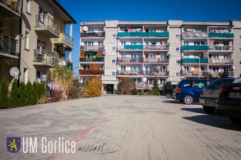 Gorlice mają nowy parking. 920 m² nowych miejsc postojowych!