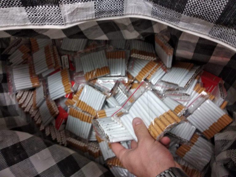 9260 nielegalnych papierosów i niemal 4 kg tytoniu policjanci zabezpieczyli w jednym z sądeckich mieszkań