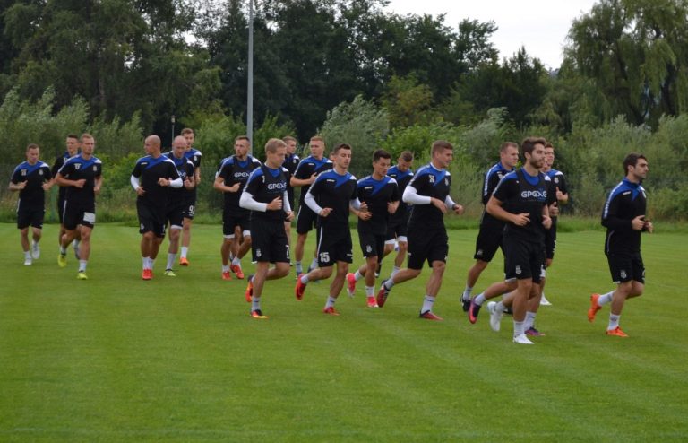 Sandecja gra dziś przedostatni mecz u siebie w tym roku. Trzeba gonić dwójkę