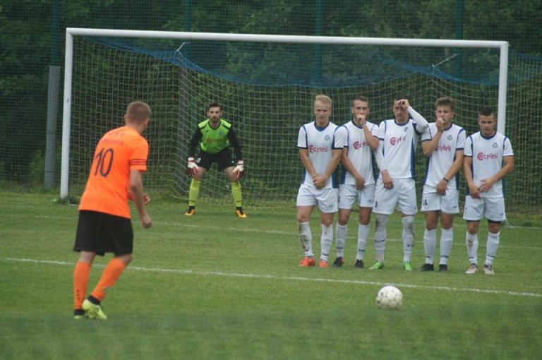 W czwartej lidze liderem Poprad. Sandecja II wysoko. Dziś hit