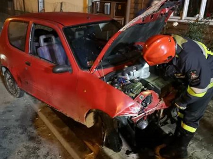 Stracił panowanie nad pojazdem i uderzył w ogrodzenie posesji