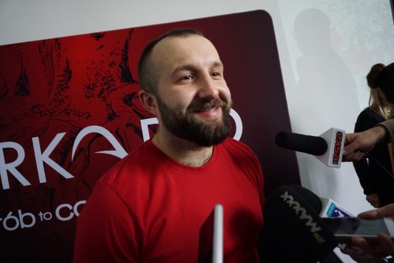 Nawrócony raper Arkadio odwiedził II LO, aby zrobić małą rewolucję w sercach