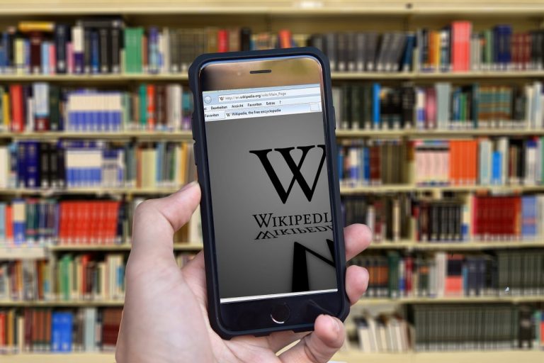 Poranny wpis w Wikipedii