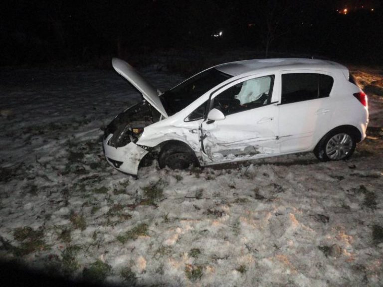 Zderzenie trzech osobówek. Jedna osoba w szpitalu