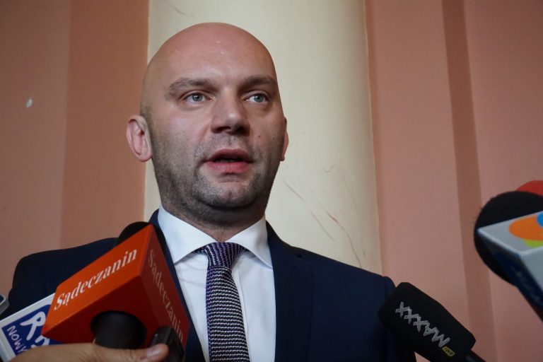 Bochenek o zwolnieniach: wcielamy w życie wyartykułowaną przez sądeczan potrzebę zmian