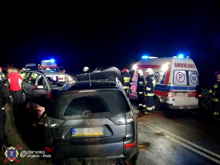 Drogowe nieszczęście dzień przed Wigilią. Cztery osoby w szpitalu