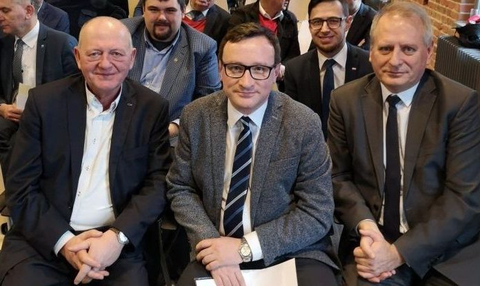 Wszystko jasne! Biedroń zastąpił Zegzdę na fotelu prezesa MOT
