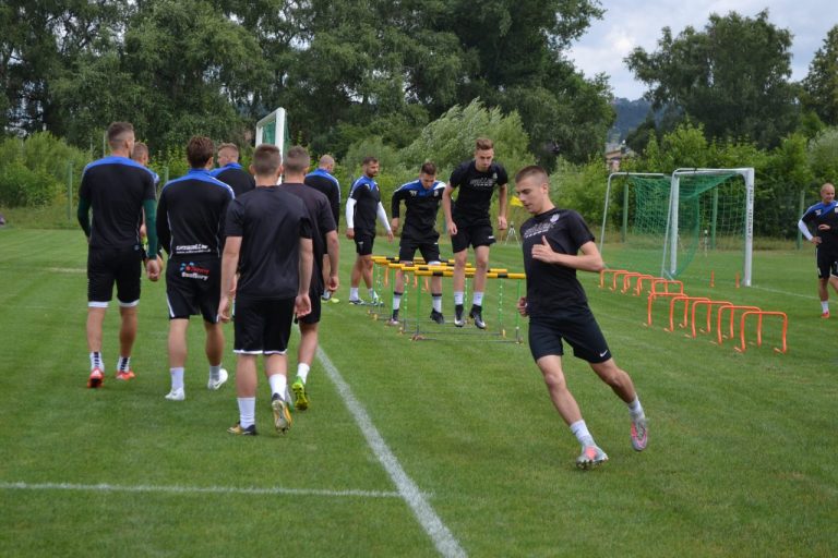 Grupa piłkarzy może odejść z Sandecji. Prezes potwierdza