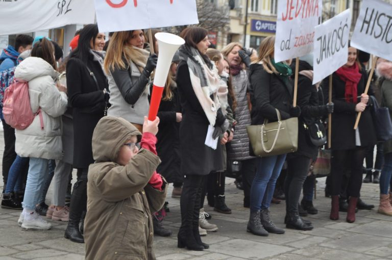 Protestujący: w Nowym Sączu będzie Bangladesz?