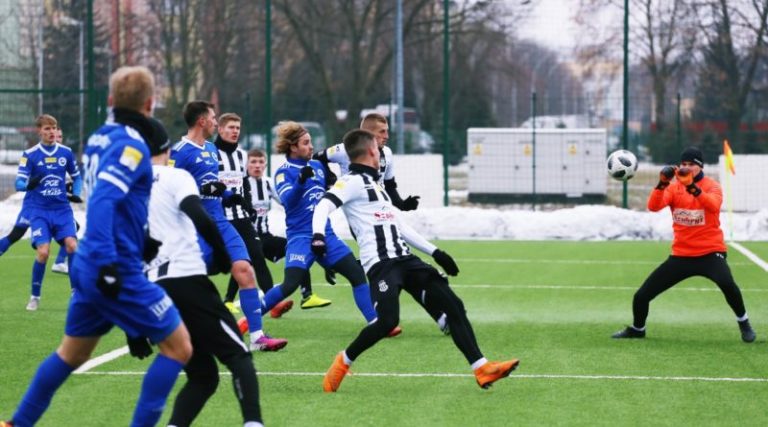 Piłka nożna. Porażka Sandecji w Mielcu [Zobacz wideo]