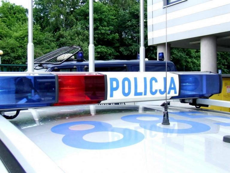 Policyjna eskorta w walce o zdrowie i życie niemowlaka