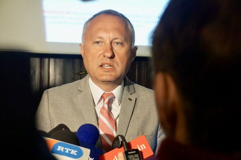 Likwidacji szkół w tym roku nie będzie. Do tematu wrócimy… za rok