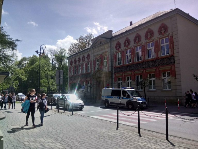 Podstawówka – „jedynka”, Ośrodek Gimnastyki Korekcyjnej i Międzyszkolny Ośrodek Sportowy do likwidacji?