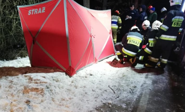 Kolejna tragedia na drodze. 20-letni kierowca zginął na miejscu
