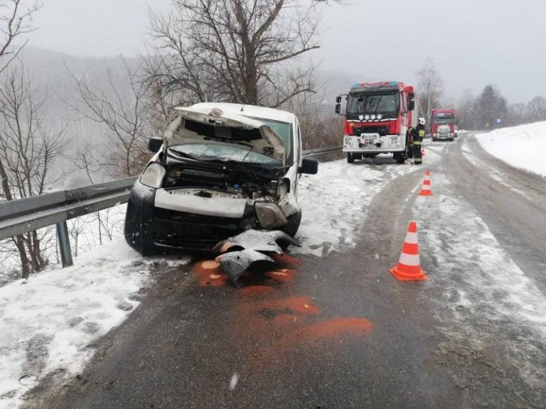 Żegiestów: Czołowe zderzenie Audi i Fiata