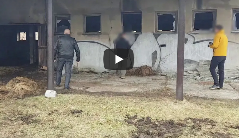 Strażacy wzniecali pożary, by potem je gasić. Omal nie zabili człowieka