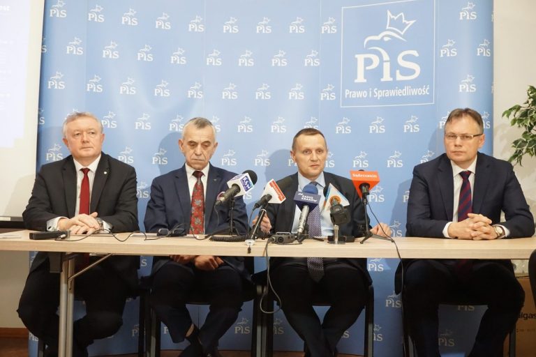 Politycy PiS obiecują sądeczanom „piątkę Morawieckiego” z plusem…