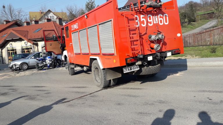 Korzenna: zderzenie motocykla i osobówki