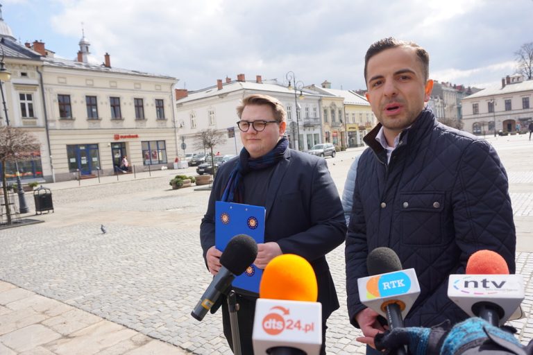 Wiosna Roberta Biedronia rozpoczęła kampanię na Sądecczyźnie