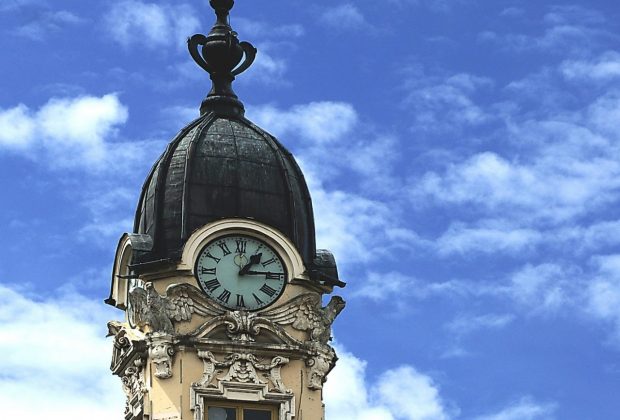 Europosłowie zdecydowali. Koniec ze zmianą czasu, ale jeszcze nie teraz