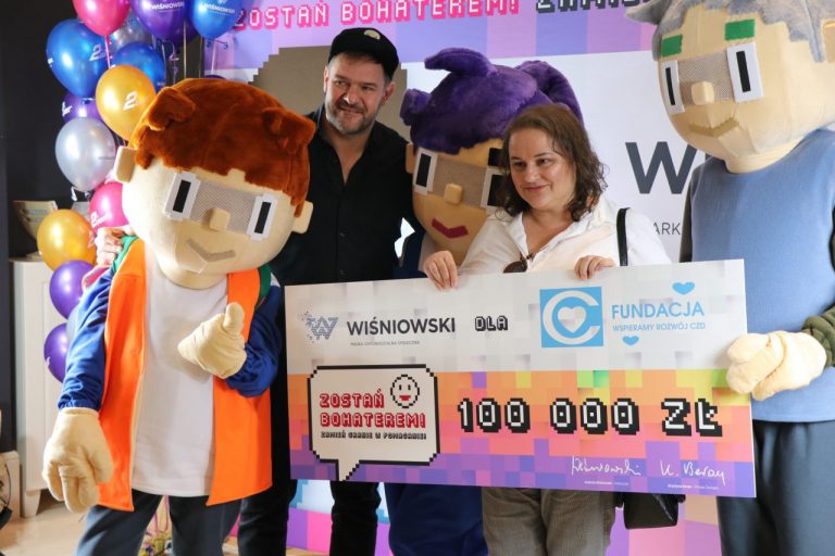 Są bohaterami. Zagrali w grę komputerową i zarobili dla chorych dzieci 300 tys. zł