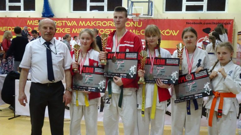 Karate. Grad medali zawodników NKS! „Pokazał, że może pokonać najlepszych w Polsce”