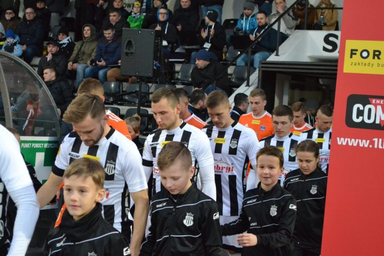 Smutne wieści. Pomocnik Sandecji zerwał więzadło krzyżowe!