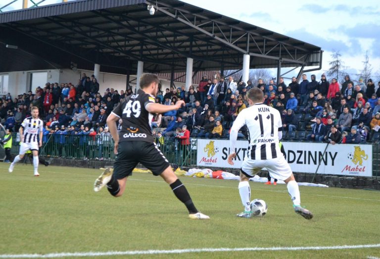 Piłka nożna. Sandecja lepsza od Puszczy! Gole obrońców