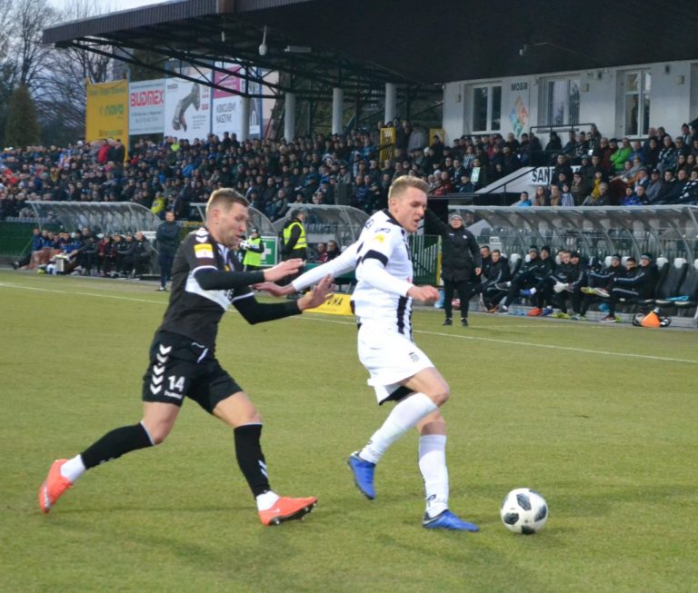 Sandecja gra dziś z „dziurawą defensywą”. Były gracz sądeczan najlepszym snajperem